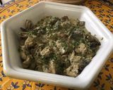 Une image de l'étape 16 de Poulet aux champignons, coriandre et crème de masala.