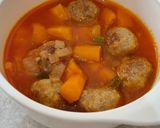 Foto langkah ke 7 dari resep Sup Tomat Bola-bola Daging.
