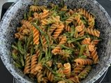Fusilli di lenticchie rosse con gli asparagi