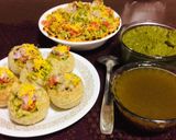 A picture of step 3 of Bhel puri.