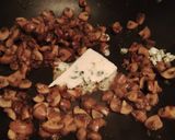 Foto del paso 5 de la receta: Solomillo de ternera con setas al roquefort🥩🍄‍🟫🧀