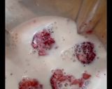 A picture of step 3 of Strawberry 🍓 Milk shake.