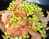 Foto langkah ke 2 dari resep Tumis Edamame Brokoli Udang.