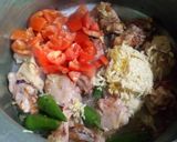 A picture of step 5 of Chicken mtr pulao.