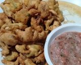 A picture of step 4 of Besan Bhajiya (Chickpea Flour Fritters).