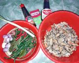 Foto langkah ke 1 dari resep 24. Tumis Kerang Lombok Ijo (week 3).