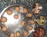 A picture of step 4 of Punjabi pinni ladoo.