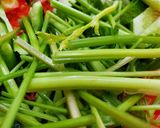 Hình bước làm 3 của món Tim heo xào thơm ^^