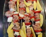 Foto del paso 3 de la receta: Brochetas de pollo marinado y verduras mediterráneas