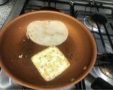 Foto del paso 2 de la receta: Nopal asado en caldillo jitomate (con pechuga pavo y queso panela)