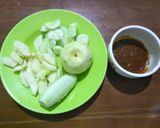 Foto langkah ke 3 dari resep Fruit Salad with Palm Sugar and Peanut Sauce #RujakManis #Rujaklegi #Rujakdulit.