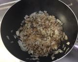 Foto del paso 1 de la receta Salchichas encebolladas a la cerveza
