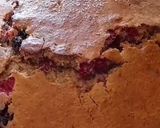 Foto del passaggio 5 della ricetta Torta integrale ai frutti di bosco senza zucchero