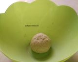 A picture of step 3 of Milk-Crackers.