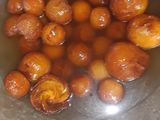 रोज़ गुलाब जामुन (rose gulab jamun recipe in Hindi)