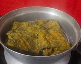 A picture of step 4 of Aluvadi or Pathrode.