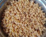 Une image de l'étape 1 de Macaroni 🩷 rognons 🩷 oeufs.