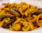 Foto del paso 5 de la receta: Fideuá de chipirones, champiñones y gambas