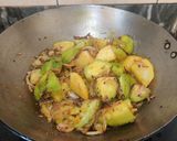 A picture of step 4 of Spiny gourd potato dry curry.