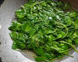 A picture of step 1 of Methi Malai Matar.