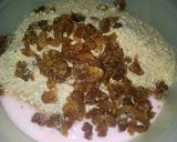 A picture of step 2 of Bread and yogurt dessert.