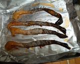 A picture of step 2 of Leftover salmon skin crisps.