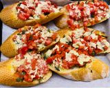 Hình bước làm 6 của món Crostini - bánh mì nướng cà chua phô mai kiểu Ý siêu dễ!