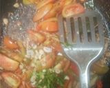 Foto langkah ke 3 dari resep Ikan pindang bumbu tomat.