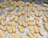 A picture of step 3 of Black truffle ricotta gnocchi.