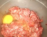 A picture of step 2 of Juicy burger.