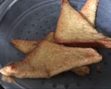 Gambar langkah 4 resipi Fried French Toast @ Roti Telur Goreng.