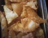 Foto langkah ke 5 dari resep Keripik Bawang / Pangsit.