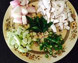 A picture of step 1 of Pacha manga chammanthi chutney.