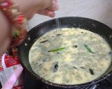 A picture of step 4 of Gujrati Khatti meethi kadhi.