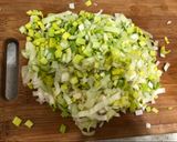 Foto del paso 2 de la receta: Sopa de repollo y puerro de Patricia