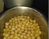 A picture of step 1 of Chana Masala.