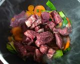 Foto del paso 2 de la receta: Estofado de verduras y carne