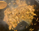 Foto del paso 3 de la receta: Fideos udon salteados con secreto ibérico