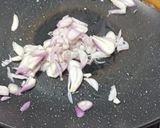 Foto langkah ke 2 dari resep Nasi Goreng Mix Simple.