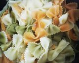 Foto del paso 7 de la receta: Farfalle Con Espinacas y Atún a la Crema