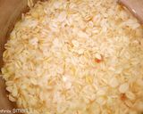 A picture of step 1 of Fruit barley poridge.