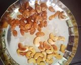 A picture of step 2 of Gajar halwa.
