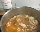 Foto del paso 4 de la receta: Calamares con salsa de cebolla y vino