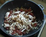 A picture of step 4 of [Single Serving] Stir-Fried Sausage Pasta.