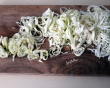 Foto del paso 1 de la receta: Hojas de col con verduras y bechamel gratinada