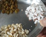 A picture of step 5 of Instant Oats Vegetable Idli.