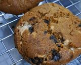 Foto langkah ke 6 dari resep Cookies Silverqueen mix Chocochip 🍪.