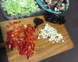Foto del paso 2 de la receta: Arroz con costilla y setas