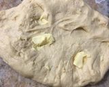 Foto del paso 5 de la receta: Rosca trenzada rellena de pastelera y praliné