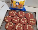 Foto langkah ke 6 dari resep Red Velvet Cookies.